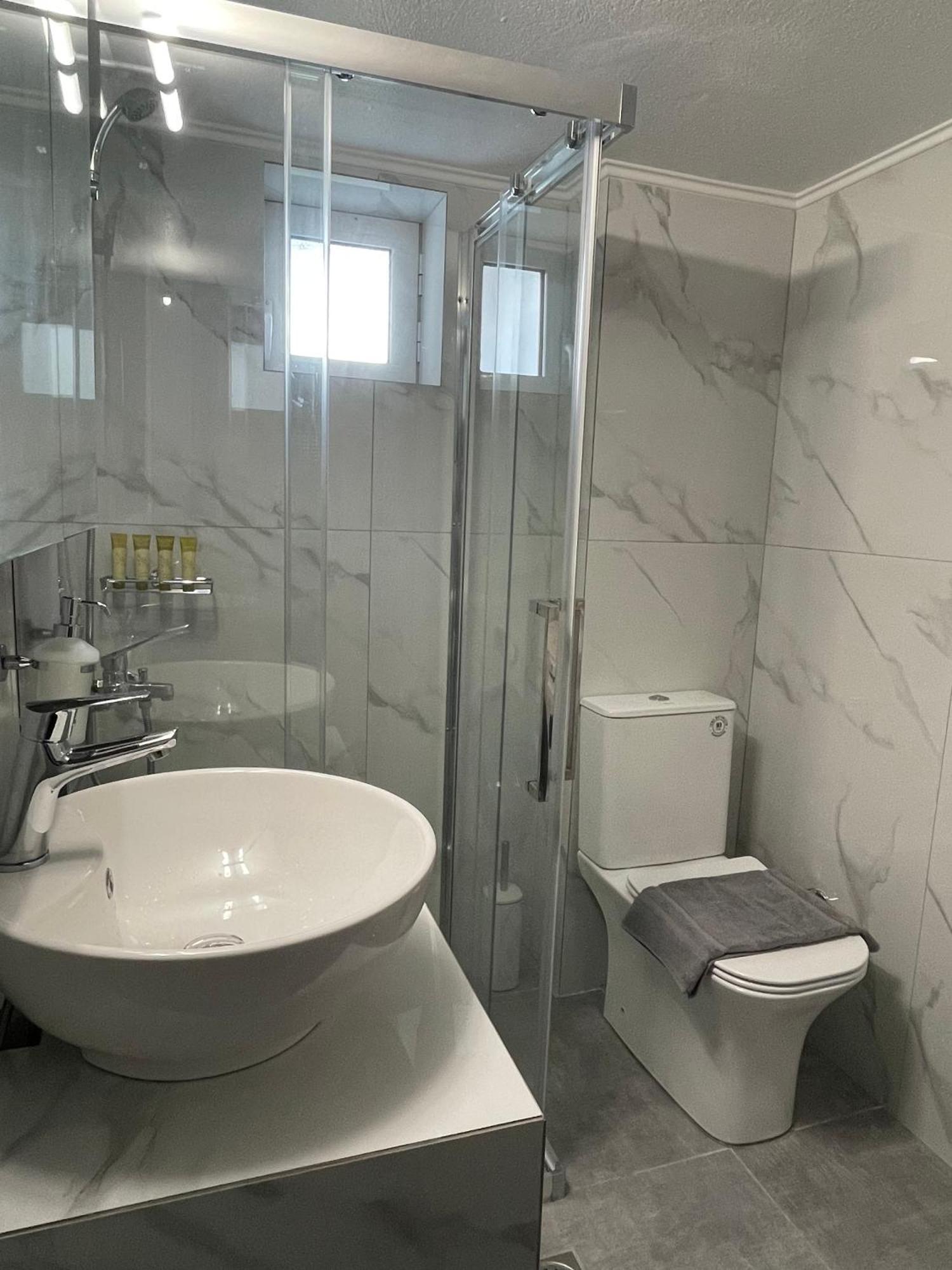 Dt Luxury Apartment Néa Péramos Екстериор снимка