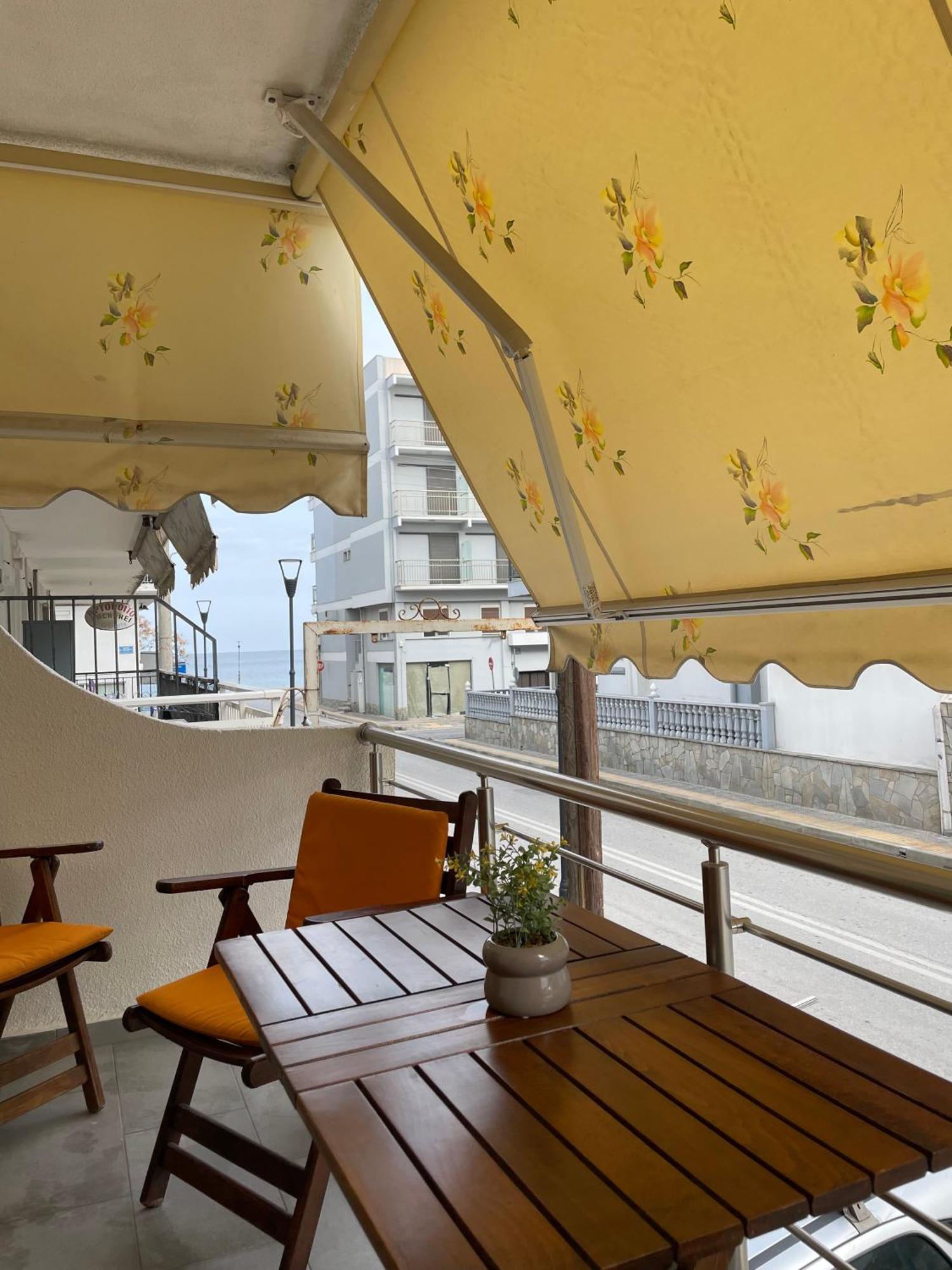 Dt Luxury Apartment Néa Péramos Екстериор снимка