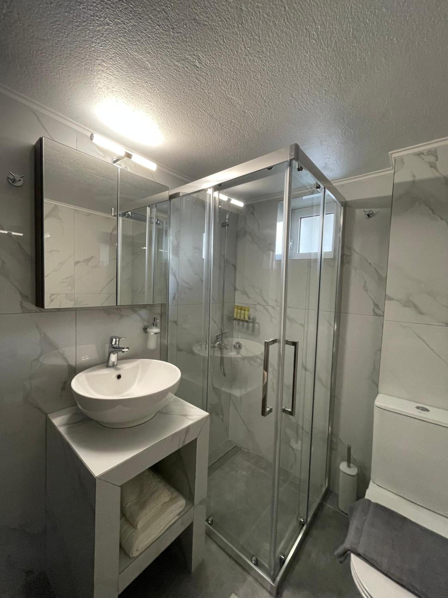 Dt Luxury Apartment Néa Péramos Екстериор снимка